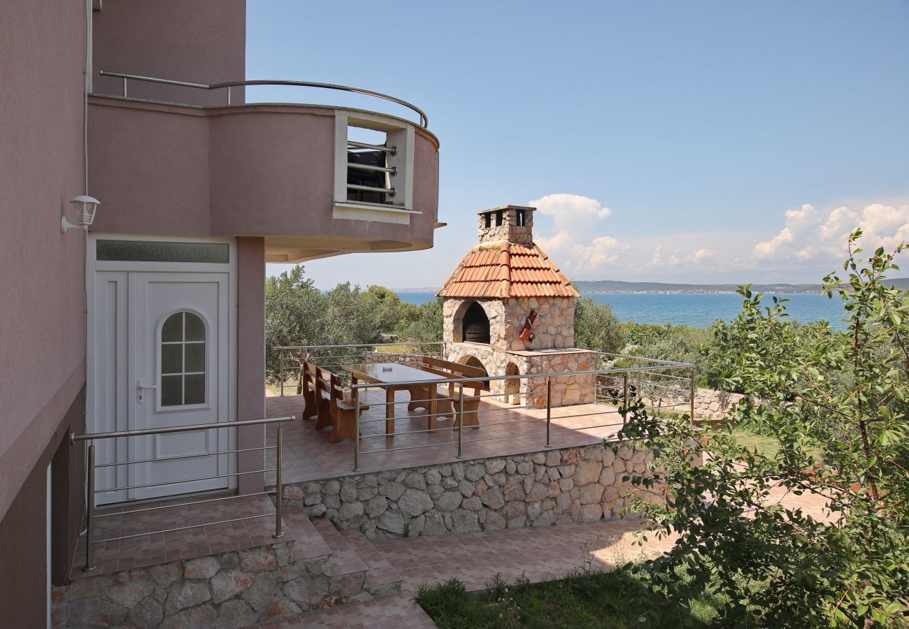 Apartment in Dobropoljana - Apartment -Grosses FamilienapartmentLuma