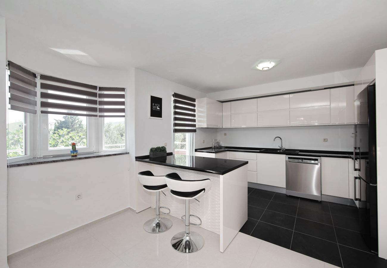 Apartment in Dobropoljana - Apartment -Grosses FamilienapartmentLuma