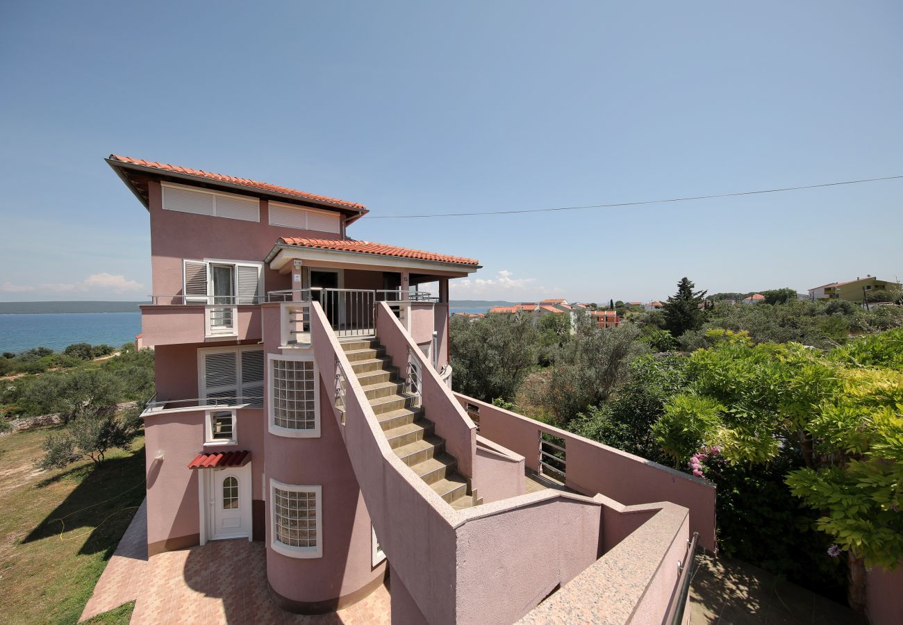 Apartment in Dobropoljana - Apartment -Grosses FamilienapartmentLuma