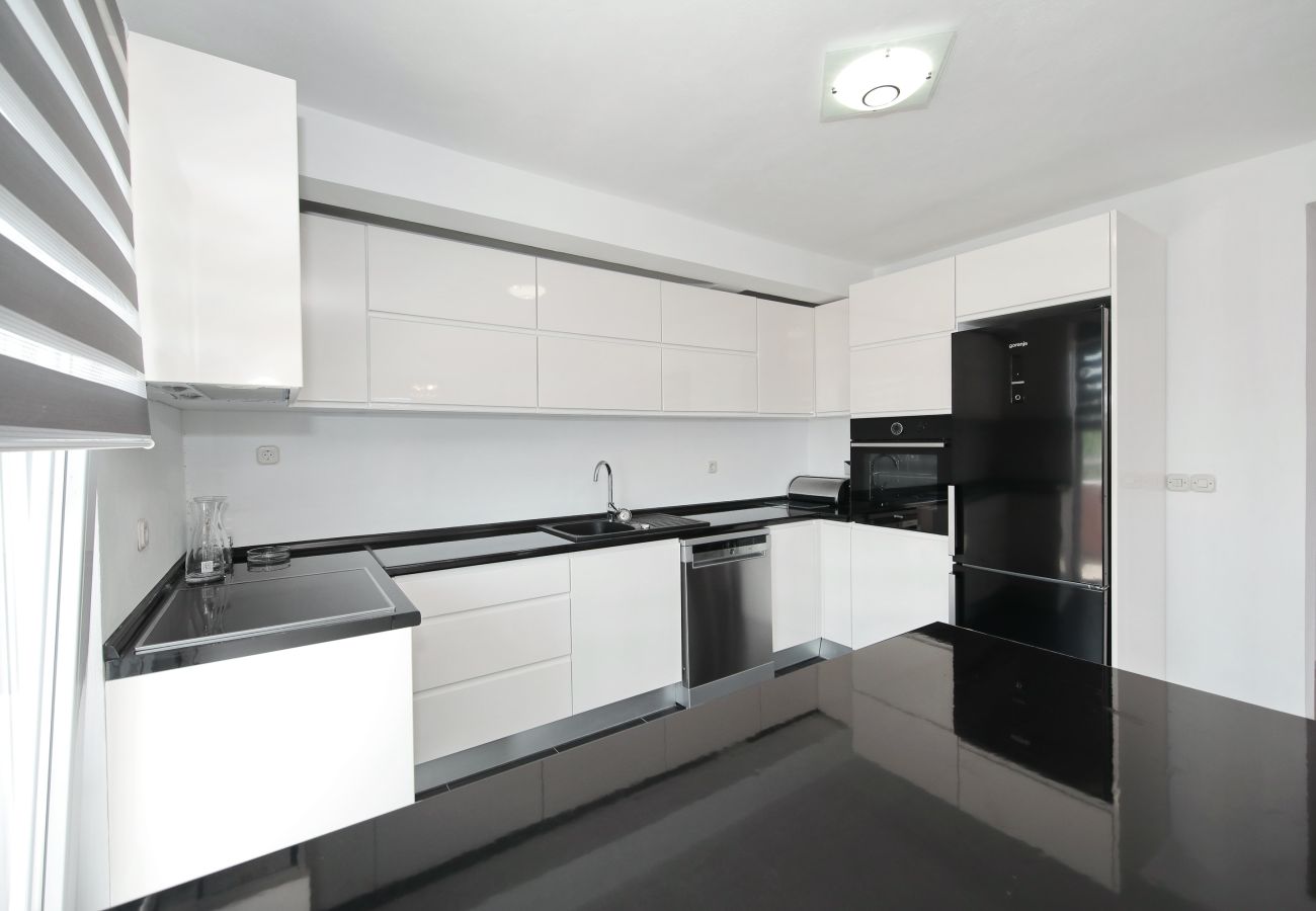 Apartment in Dobropoljana - Apartment -Grosses FamilienapartmentLuma