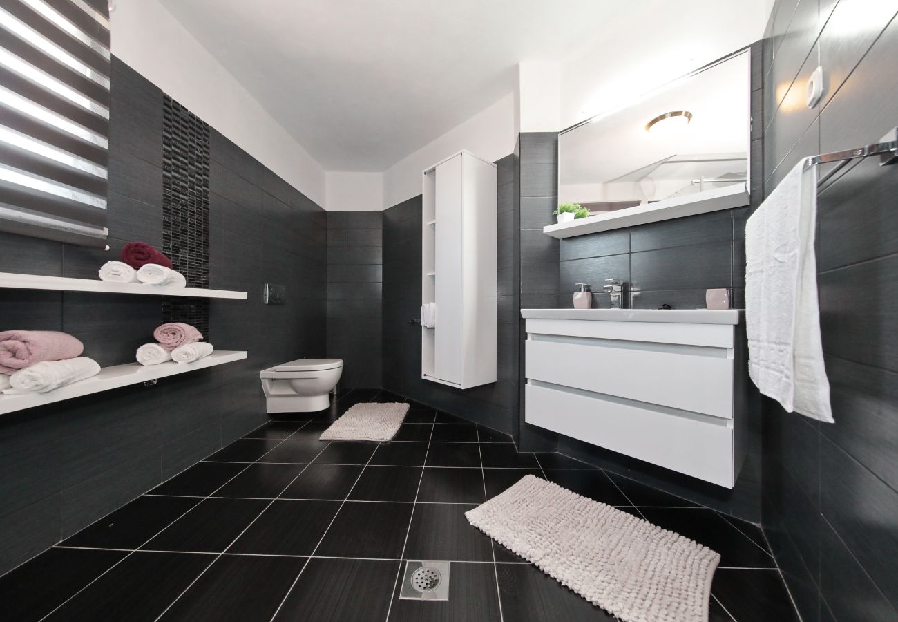 Apartment in Dobropoljana - Apartment -Grosses FamilienapartmentLuma