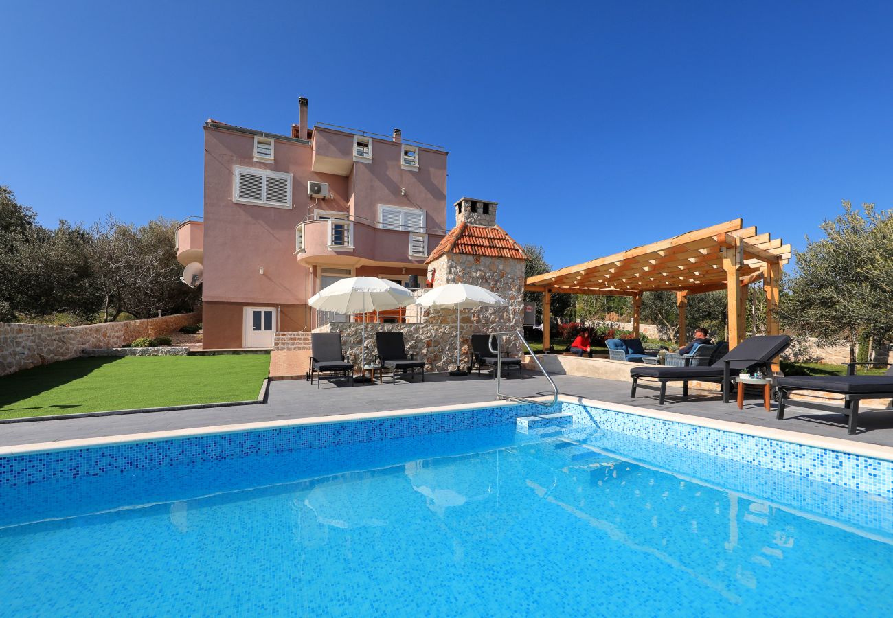 Apartment in Dobropoljana - Apartment -Grosses FamilienapartmentLuma