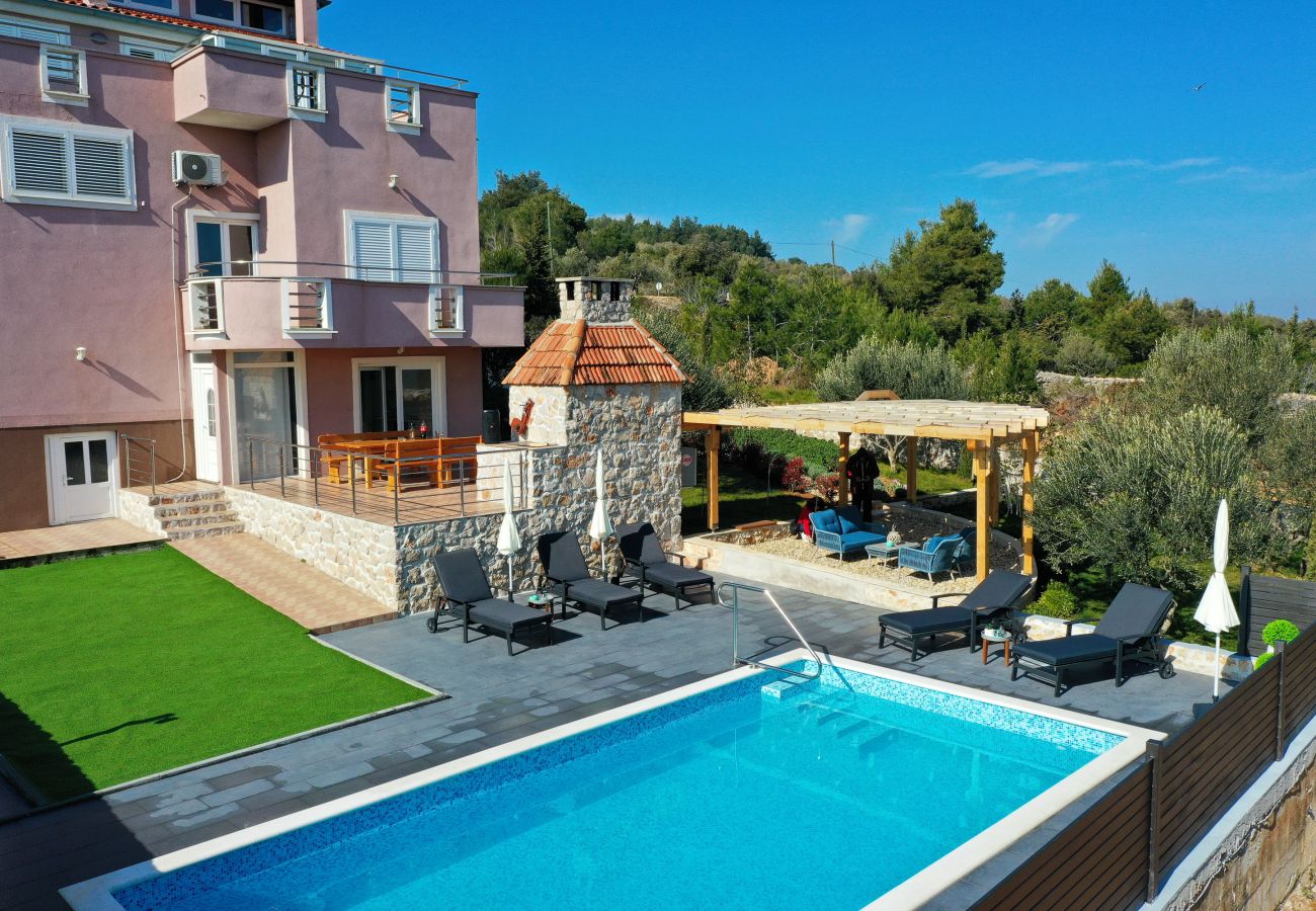 Apartment in Dobropoljana - Apartment -Grosses FamilienapartmentLuma