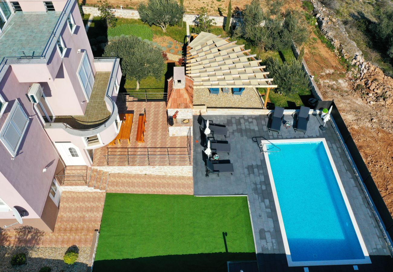 Apartment in Dobropoljana - Apartment -Grosses FamilienapartmentLuma