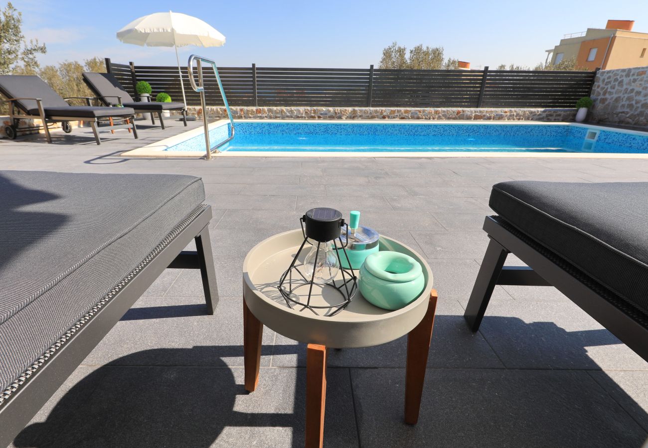 Apartment in Dobropoljana - Apartment -Grosses FamilienapartmentLuma