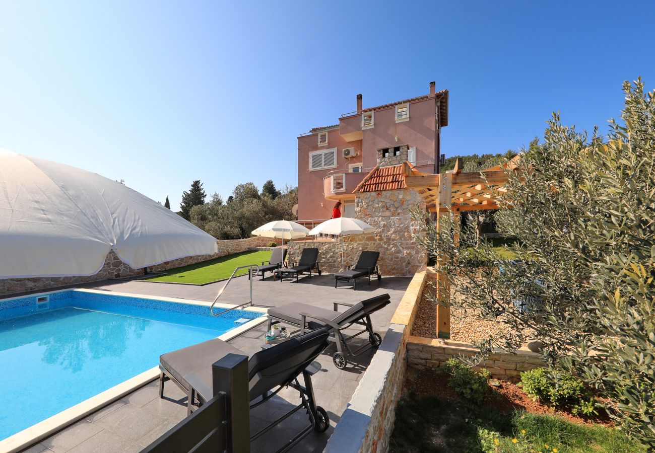 Apartment in Dobropoljana - Apartment -Grosses FamilienapartmentLuma