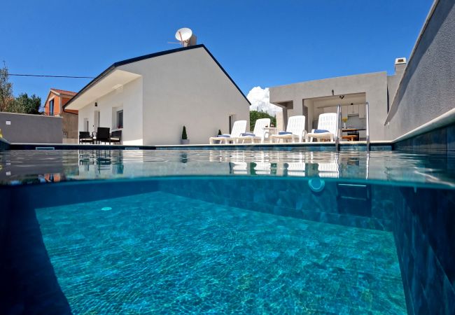 House in Maslenica - Holiday Home Maslenica with Heated Private Pool