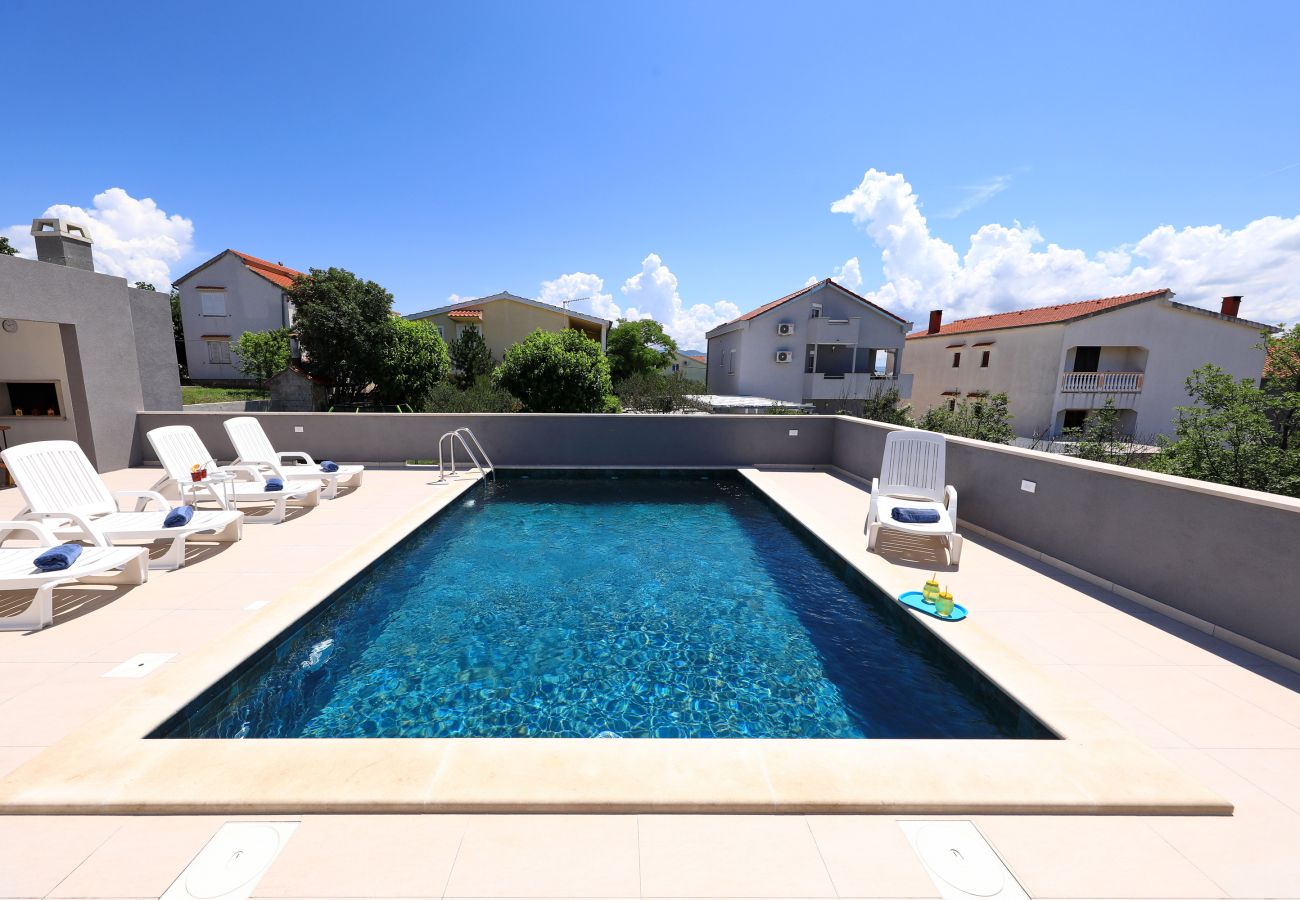 House in Maslenica - Maslenica Maslenica,Ferienhaus für Familien mit Po