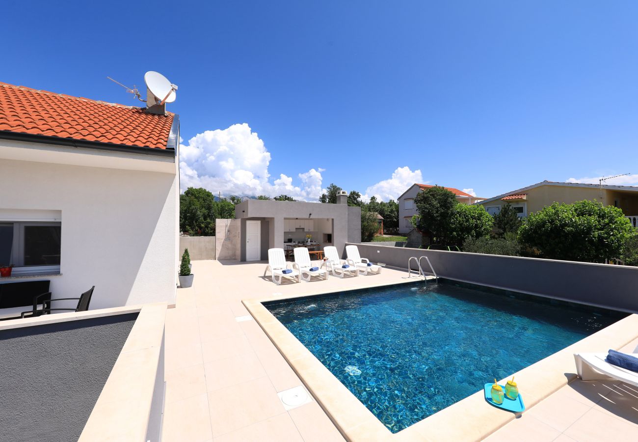 House in Maslenica - Maslenica Maslenica,Ferienhaus für Familien mit Po