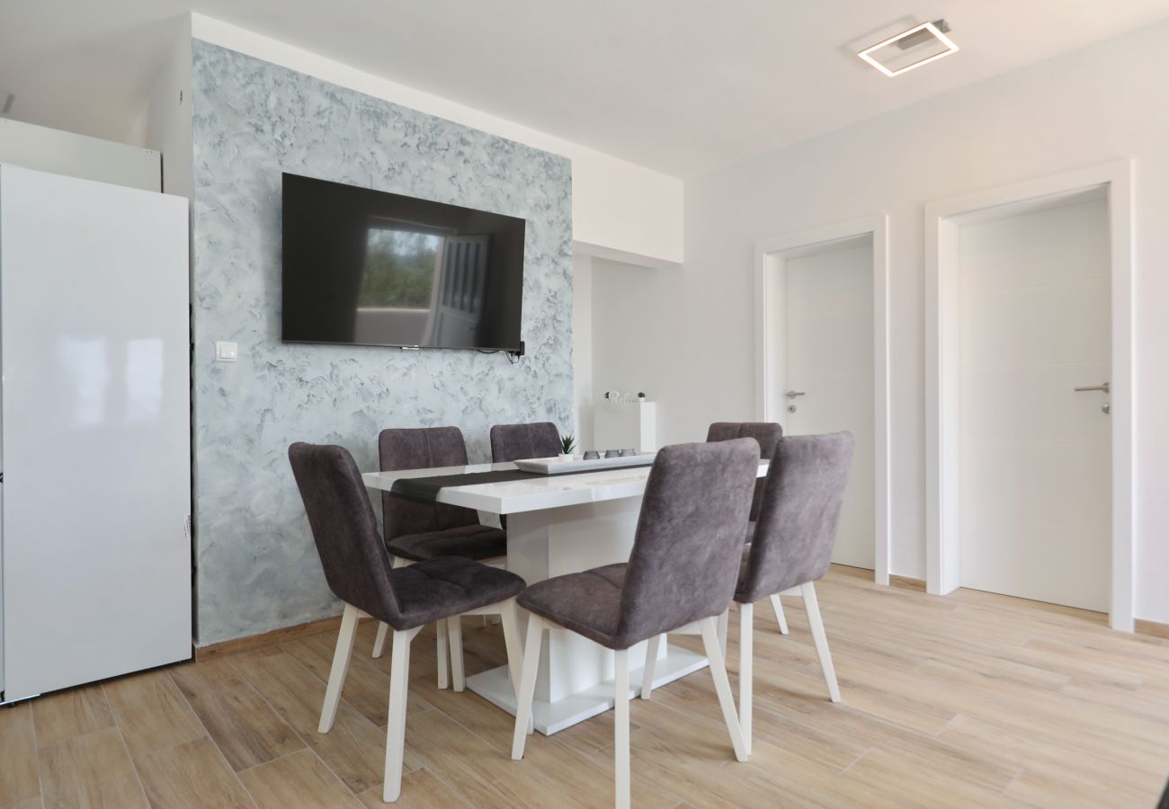 House in Maslenica - Maslenica Maslenica,Ferienhaus für Familien mit Po