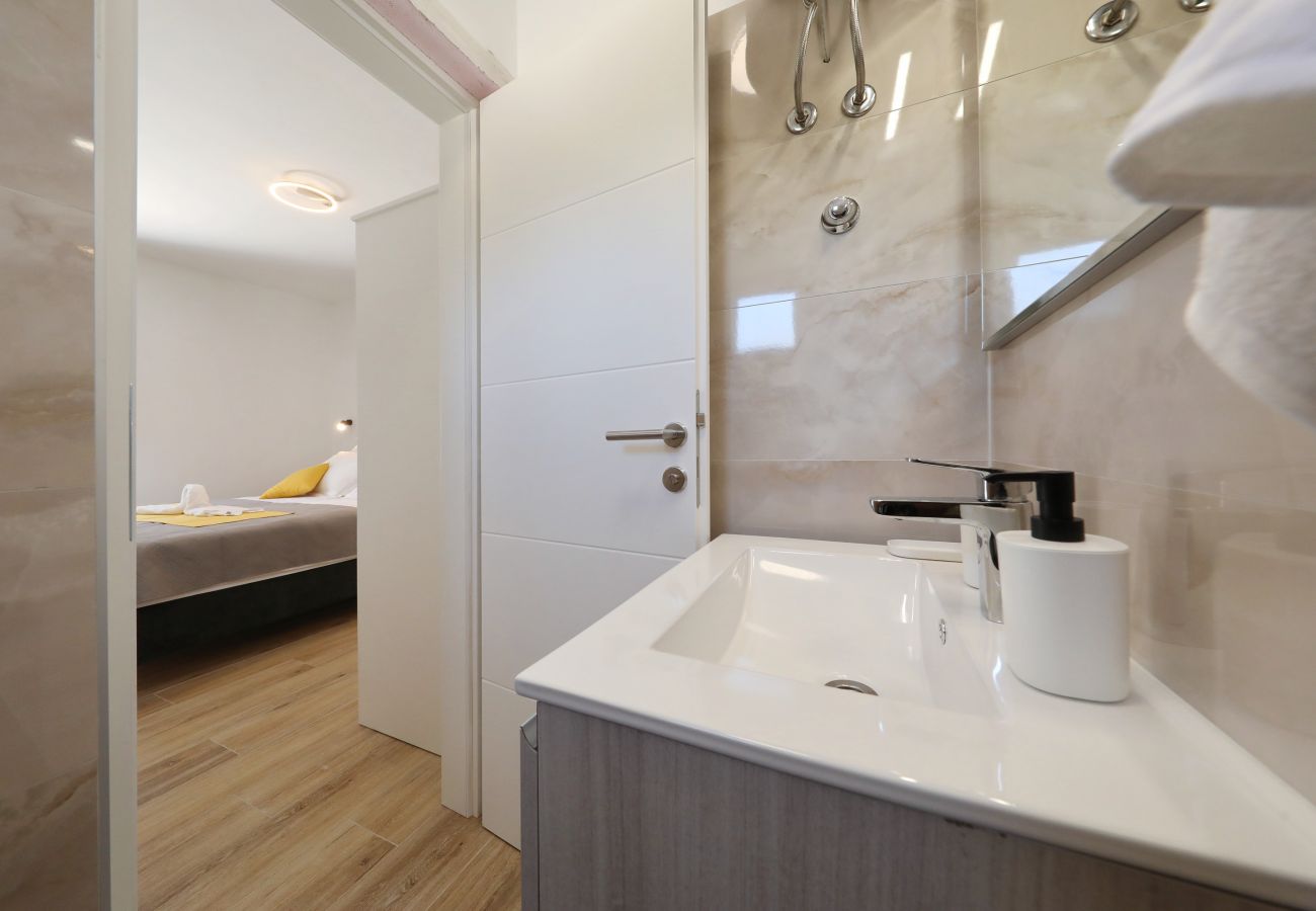 House in Maslenica - Maslenica Maslenica,Ferienhaus für Familien mit Po