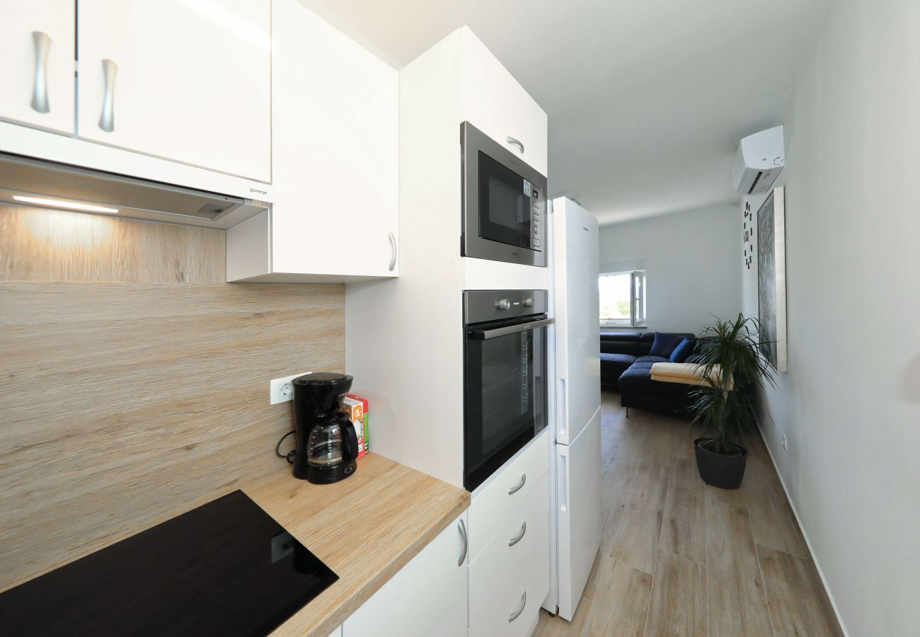 House in Maslenica - Holiday Home Maslenica with Heated Private Pool