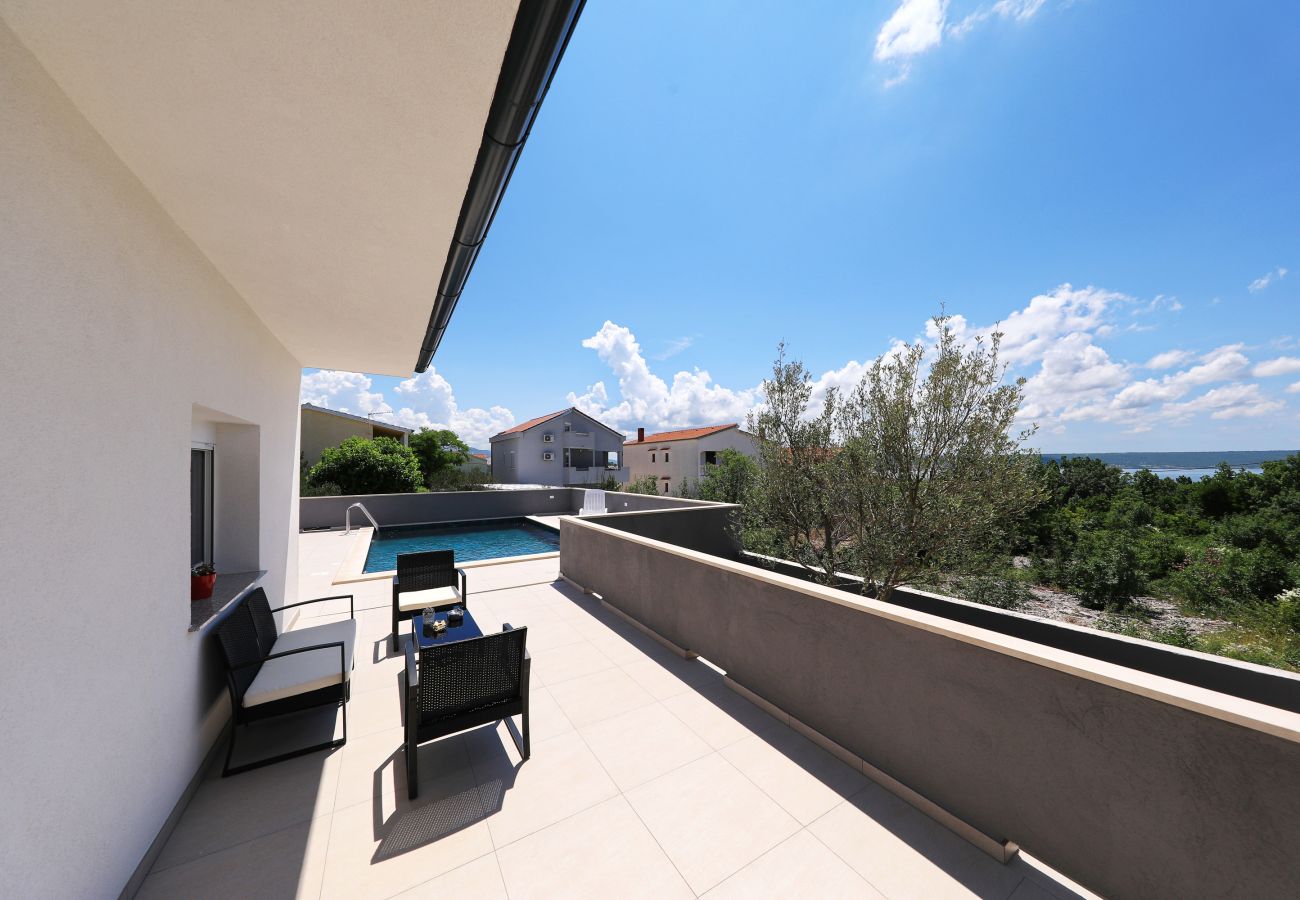 House in Maslenica - Holiday Home Maslenica with Heated Private Pool