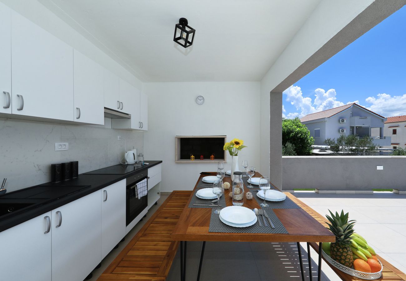House in Maslenica - Holiday Home Maslenica with Heated Private Pool