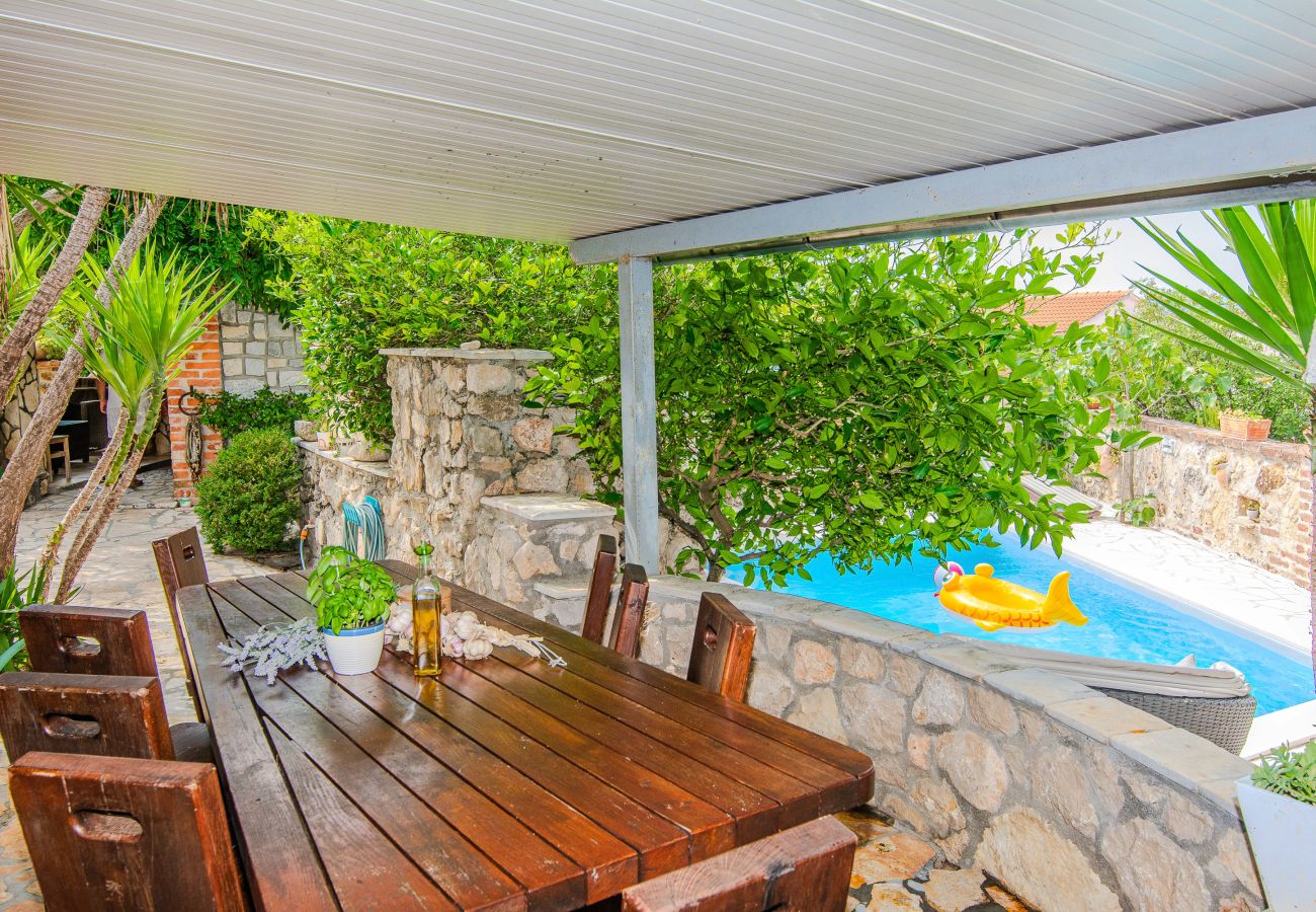 House in Maslenica - Gordana