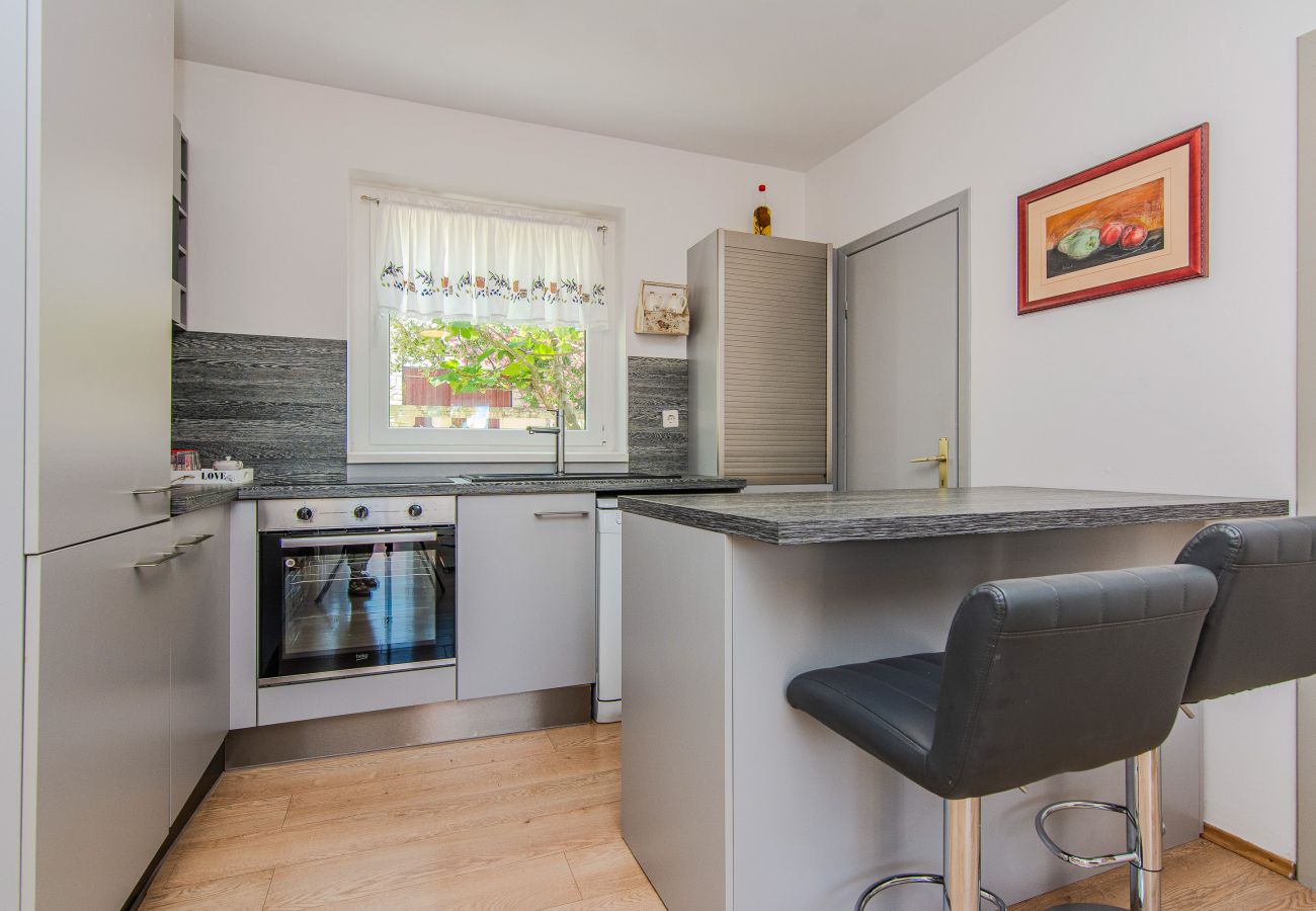 House in Maslenica - Gordana