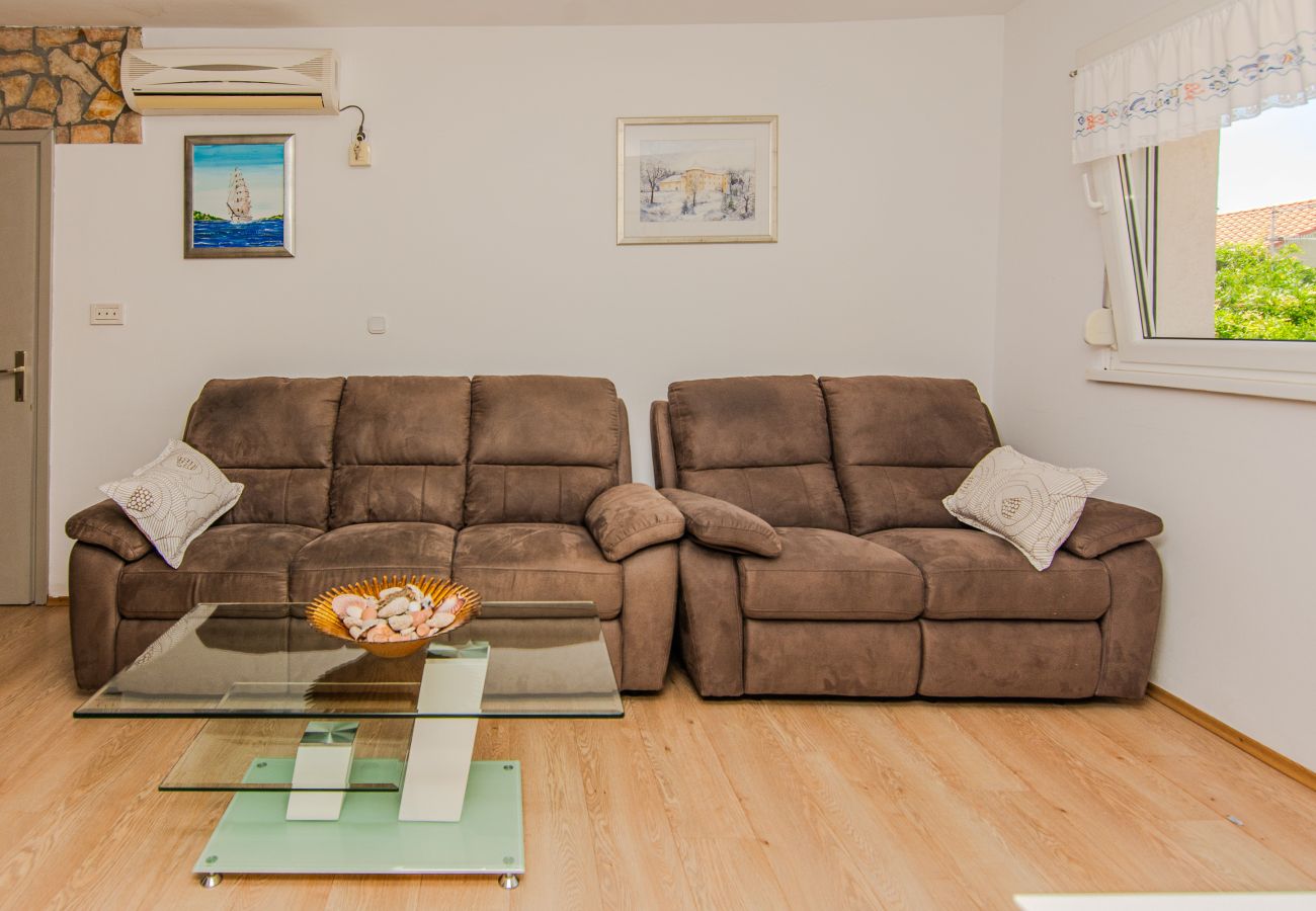 House in Maslenica - Gordana