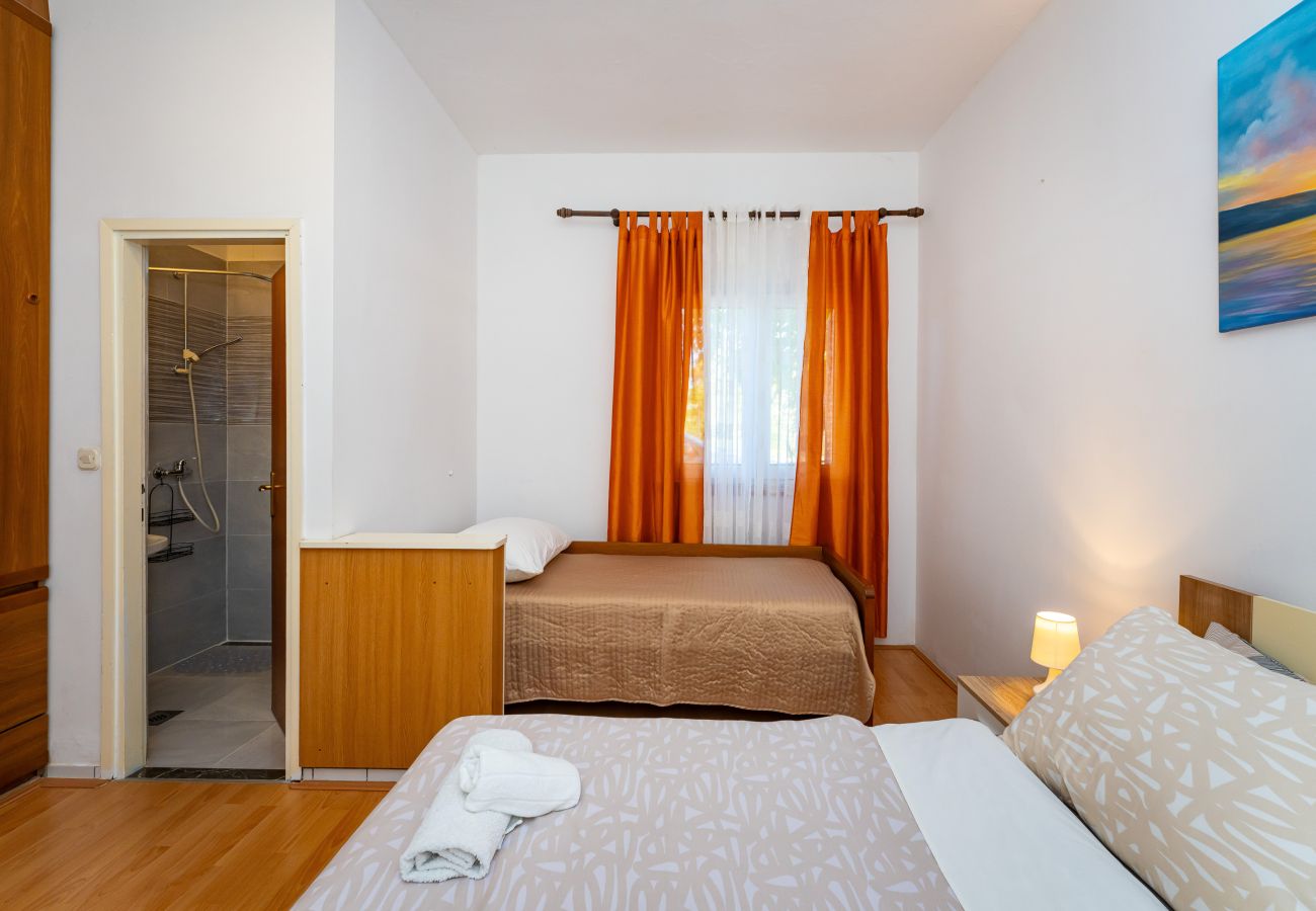 Apartment in Starigrad - Apartment Nina No.1 near Paklenica