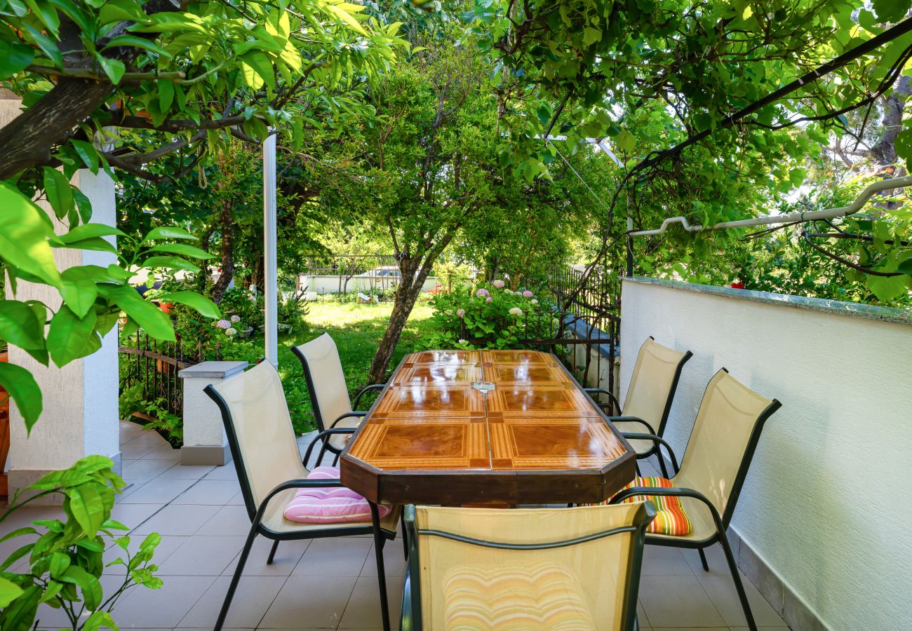 Apartment in Starigrad - Apartment Nina No.1 near Paklenica