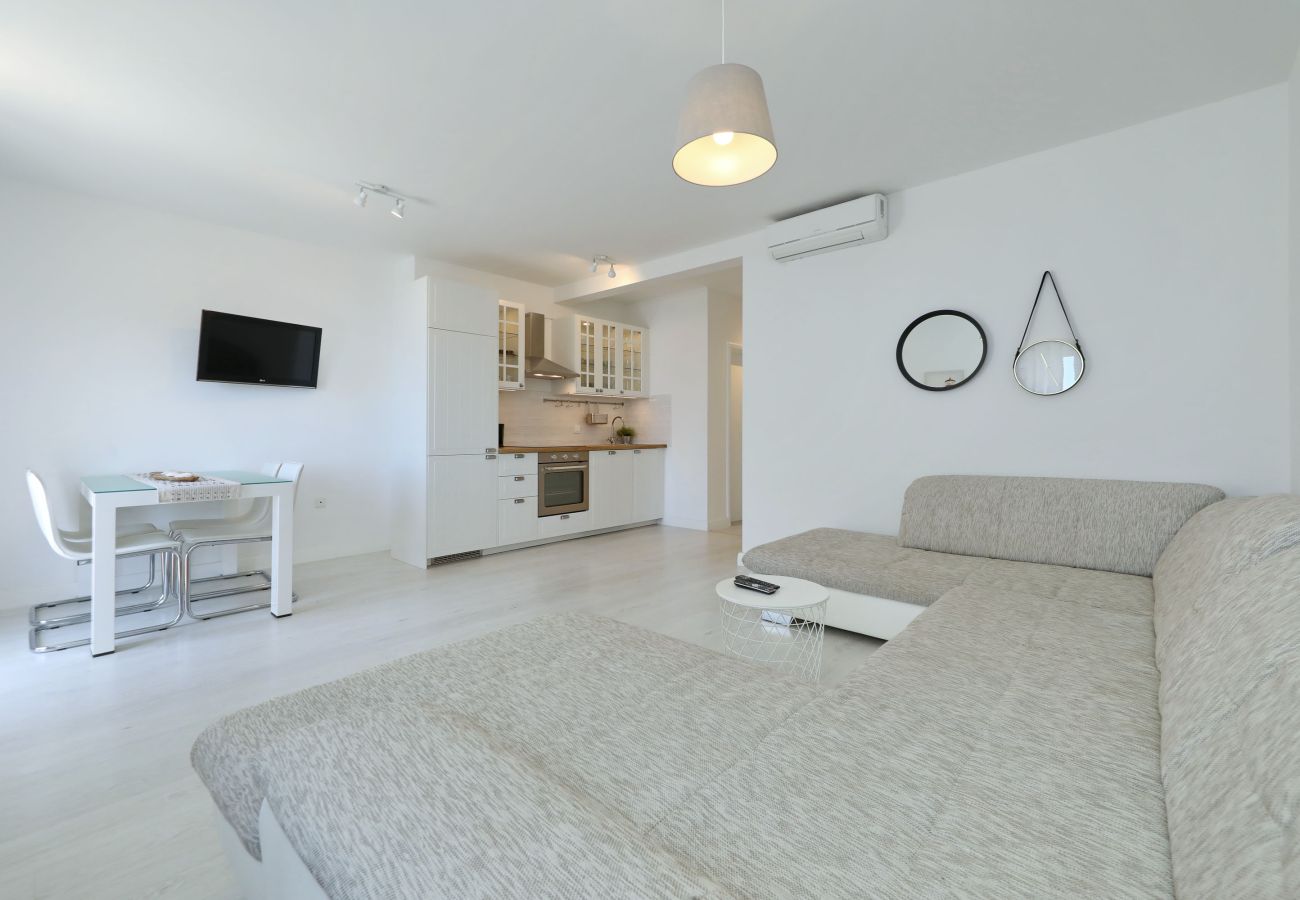 Ferienwohnung in Starigrad - Candela No. 6