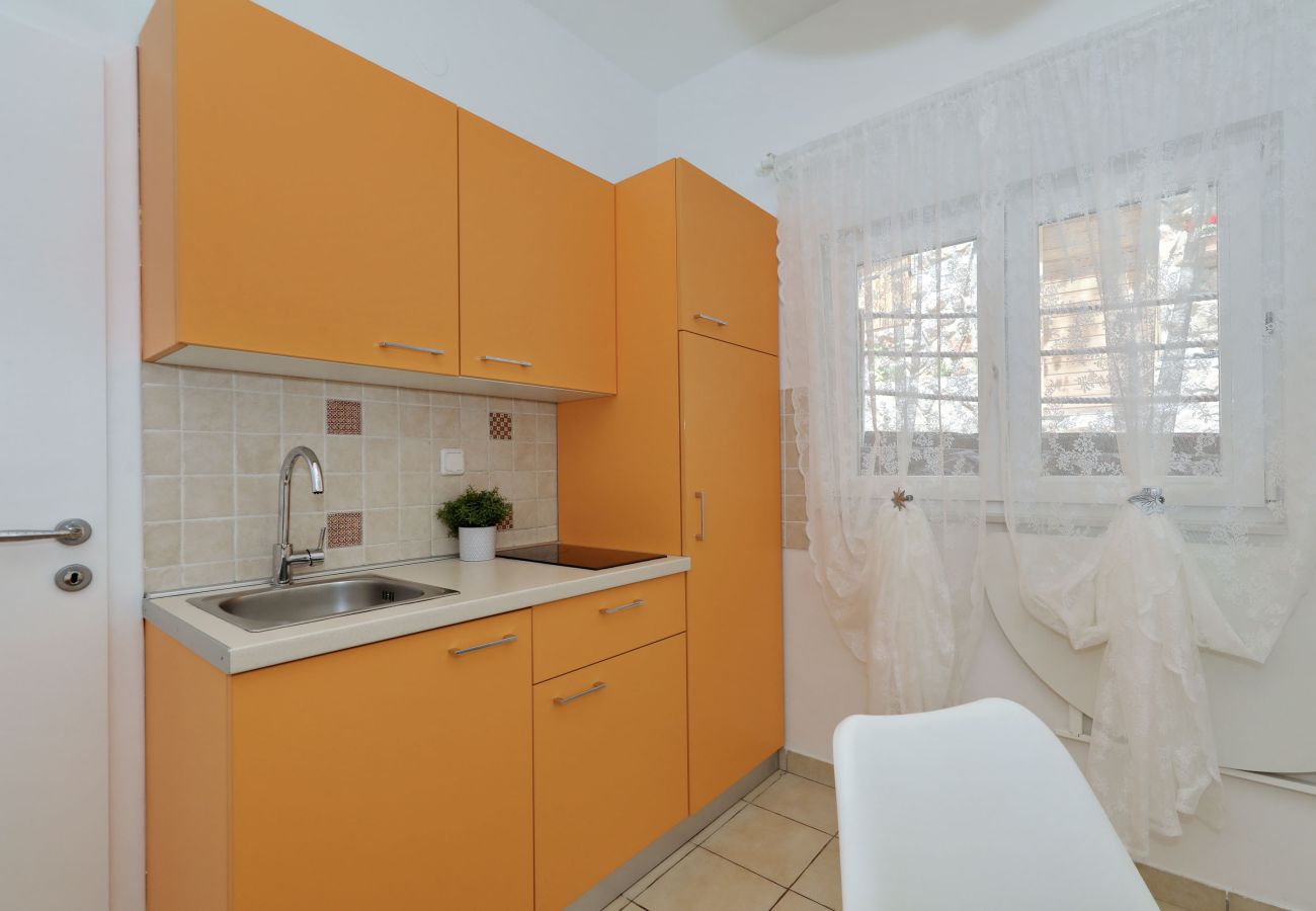 Ferienwohnung in Starigrad - Candela No. 1