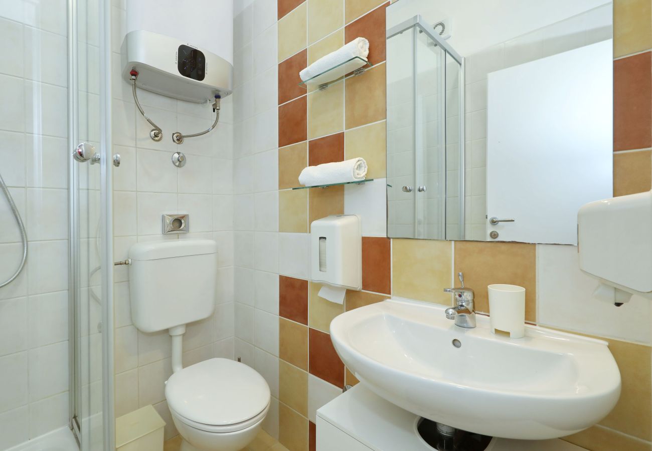 Ferienwohnung in Starigrad - Candela No. 2