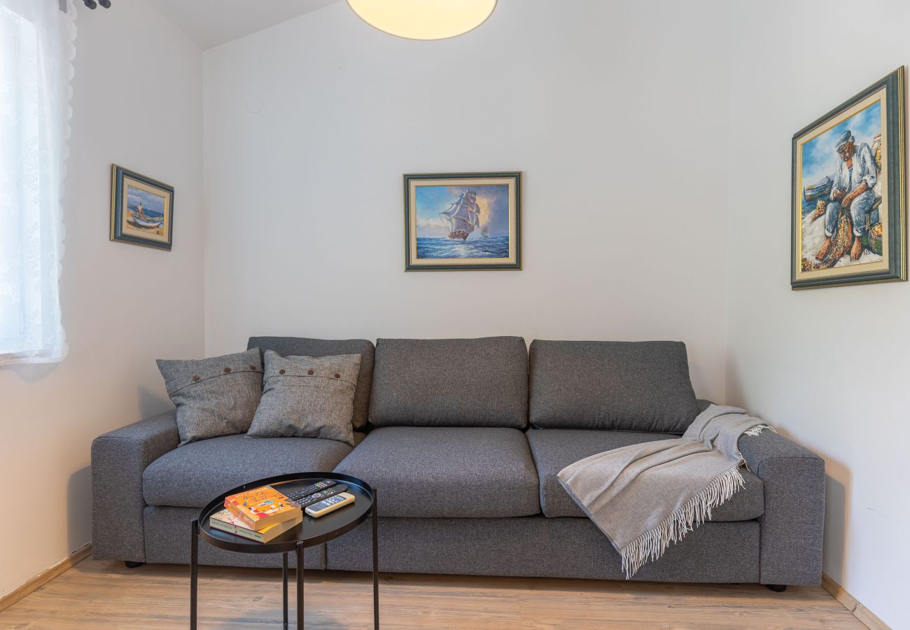 Ferienwohnung in Starigrad - Candela No. 3