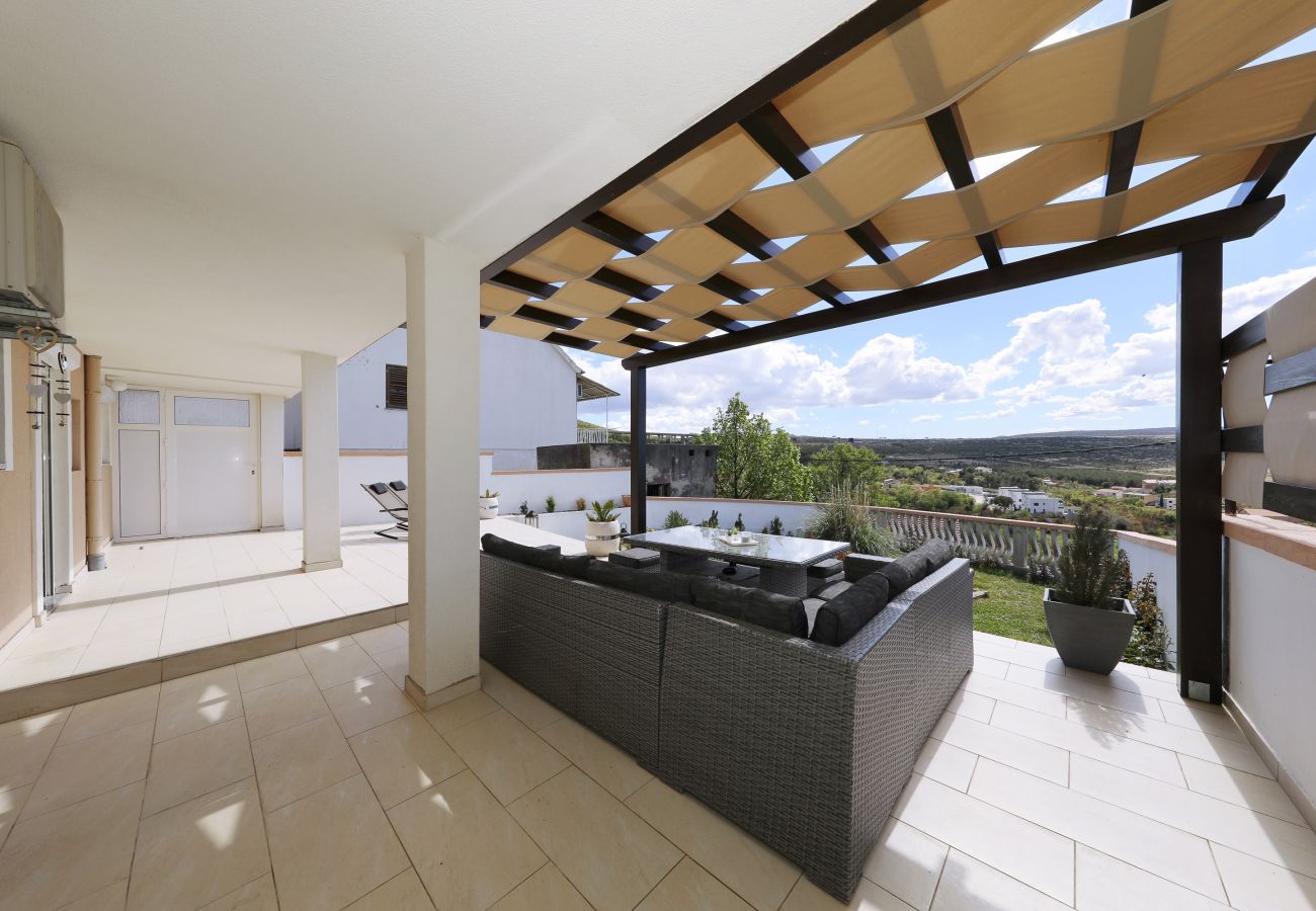 Ferienwohnung in Rovanjska - Marina, No. 1 - with garden and sea view