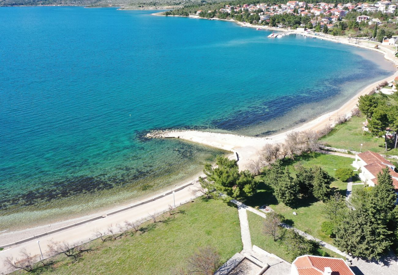 Ferienwohnung in Rovanjska - Marina, No. 1 - with garden and sea view