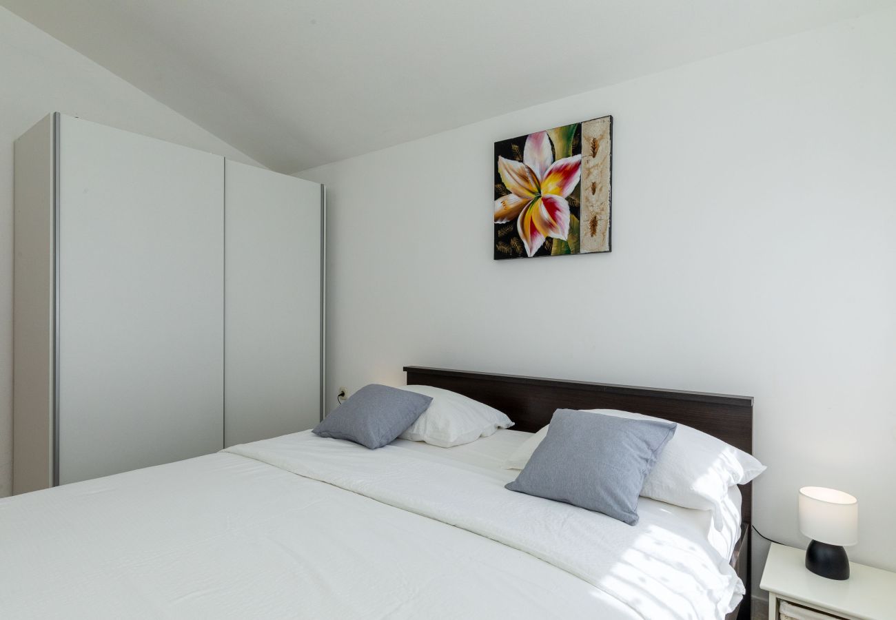 Ferienwohnung in Vrsi - Perinic, No. 2