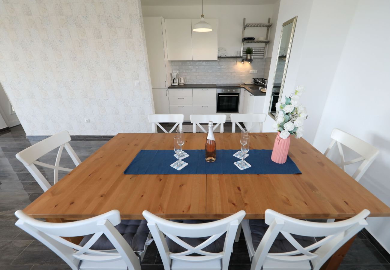 Villa in Sveti Filip i Jakov - Villa Azuro mit beheiztem Pool