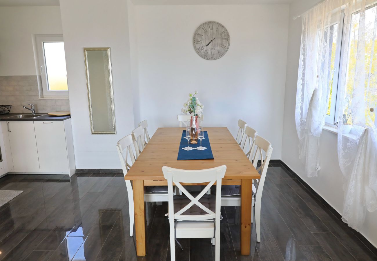 Villa in Sveti Filip i Jakov - Villa Azuro mit beheiztem Pool