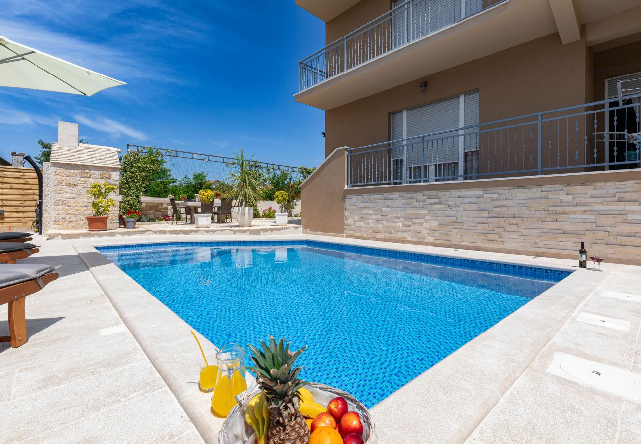 Ferienwohnung in Zadar - Ferienwohnung Goga 1 mit Gemeinschaftspool