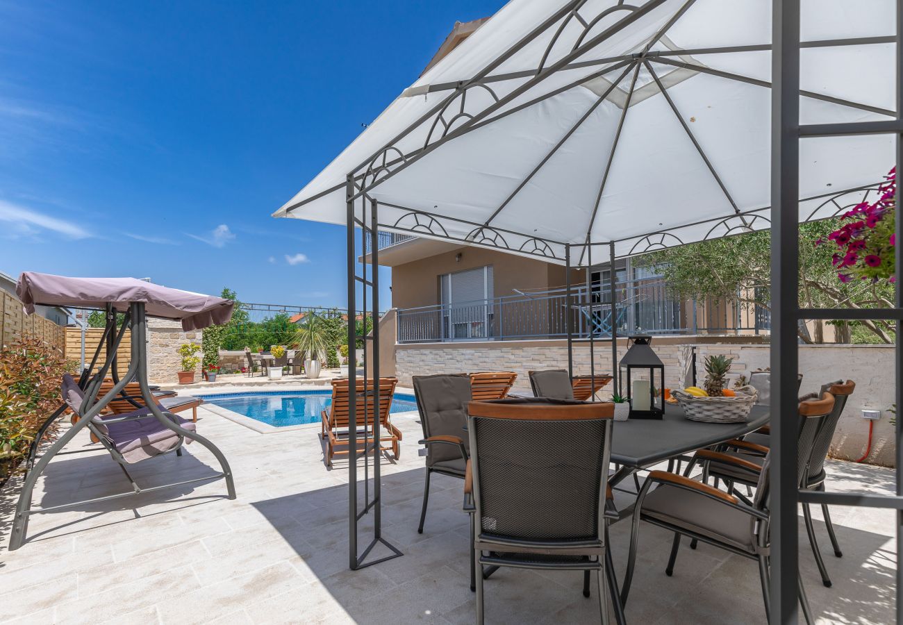 Ferienwohnung in Zadar - Ferienwohnung Goga 1 mit Gemeinschaftspool