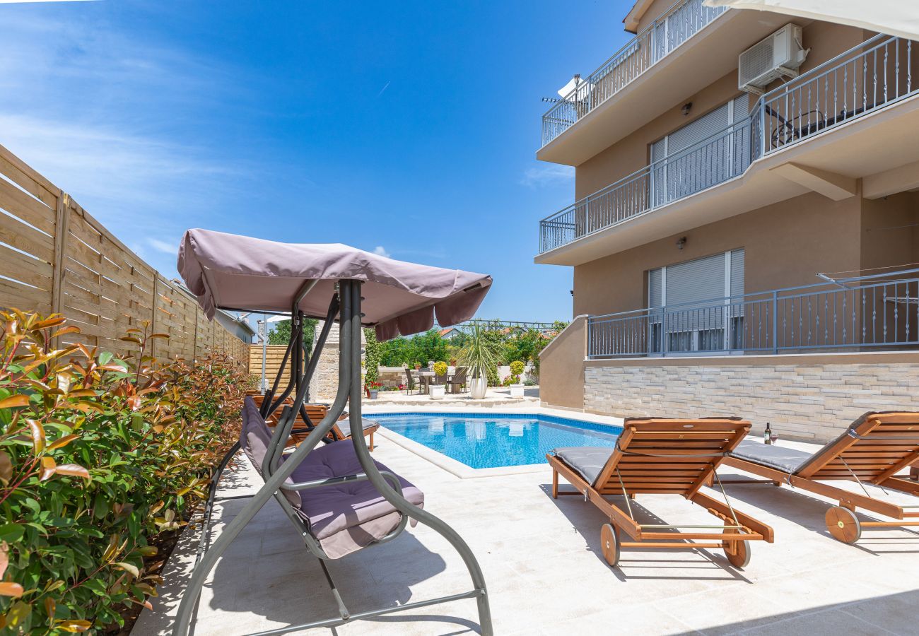 Ferienwohnung in Zadar - Ferienwohnung Goga 1 mit Gemeinschaftspool