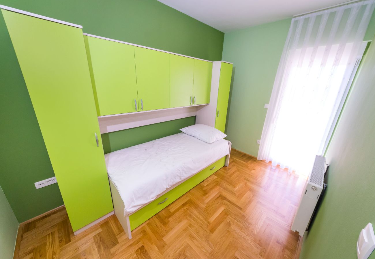 Ferienwohnung in Zadar - Ferienwohnung Goga 1 mit Gemeinschaftspool