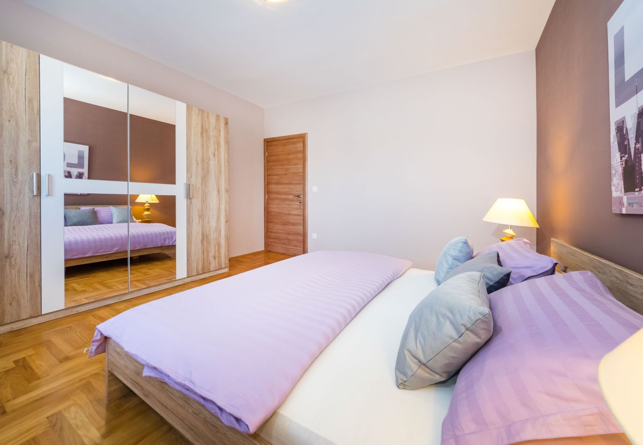Ferienwohnung in Zadar - Ferienwohnung Goga 1 mit Gemeinschaftspool