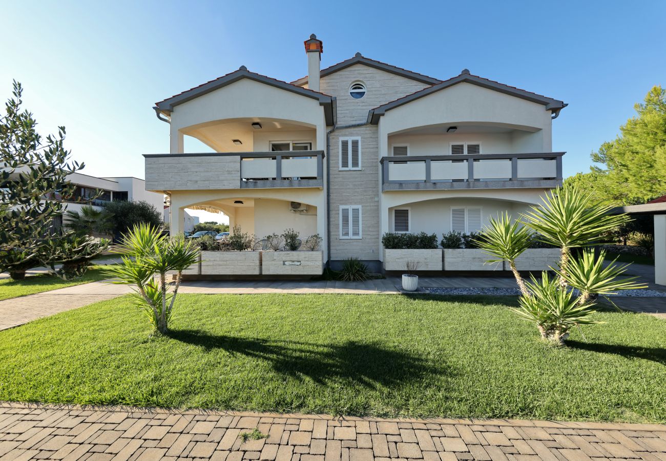 Ferienwohnung in Vir - Suva Punta No.2