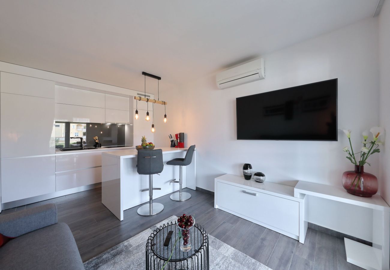 Ferienwohnung in Vir - Ferienwohnung Suva Punta 3 direkt am Meer