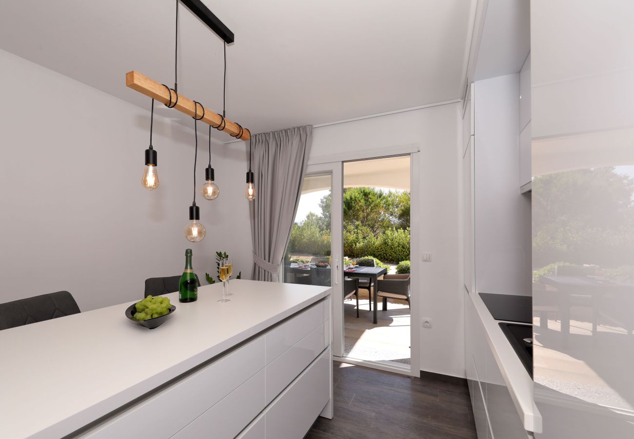 Ferienwohnung in Vir - Ferienwohnung Suva Punta 1 direkt am Meer