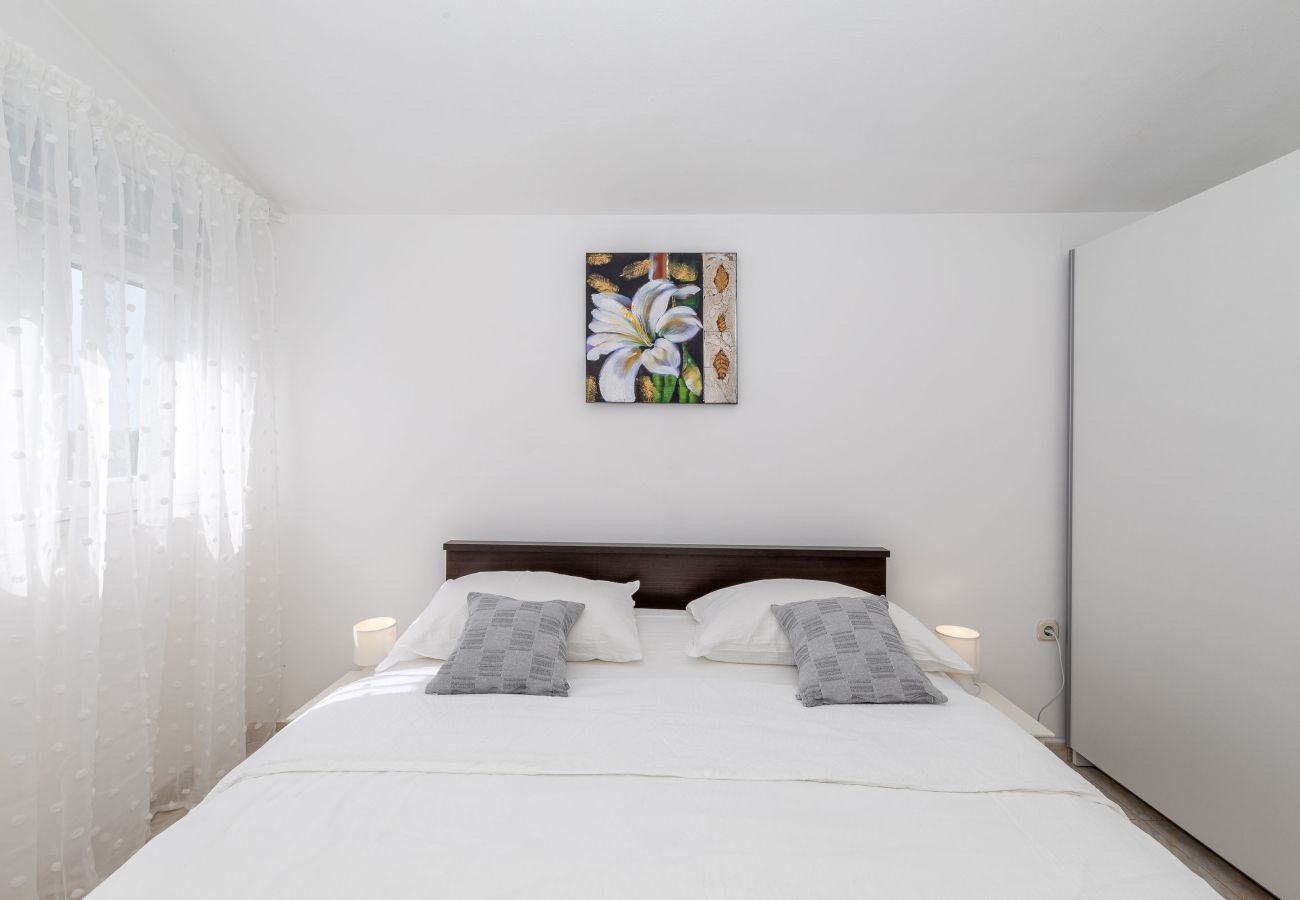 Ferienwohnung in Vrsi - perinic,no.1