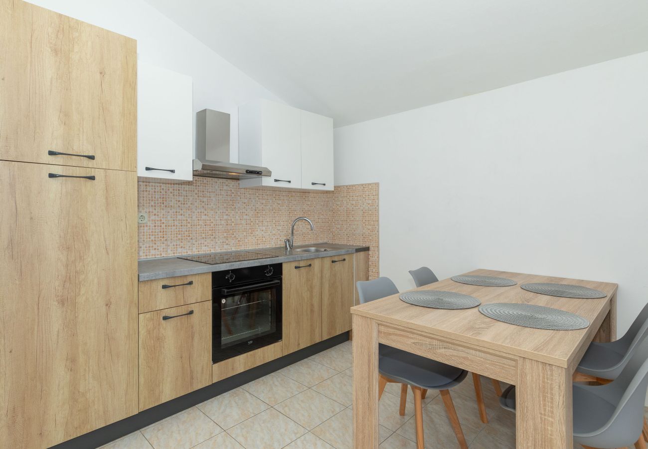 Ferienwohnung in Vrsi - perinic,no.1