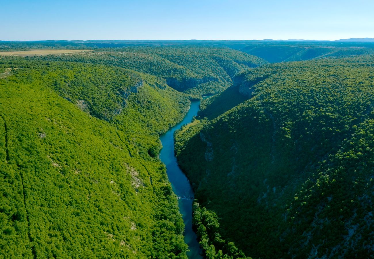 Ferienhaus in Puljane - Antona