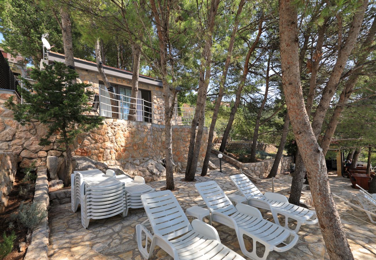 Ferienhaus in Starigrad - Steinhaus Mirko