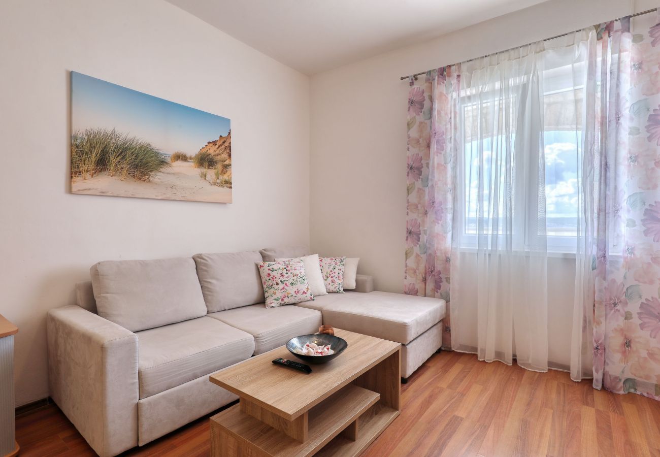 Ferienwohnung in Maslenica - Laura, No.3