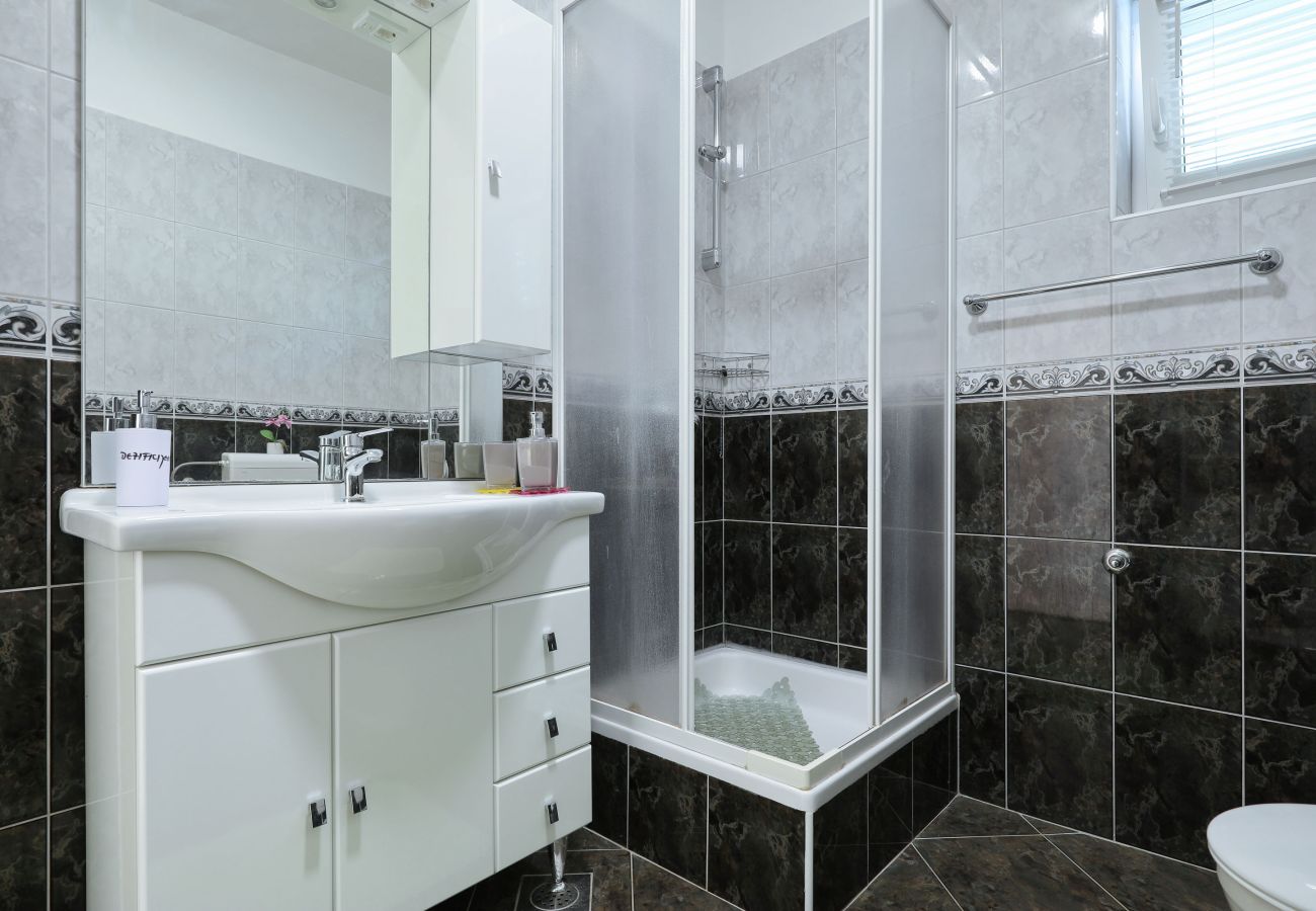 Ferienwohnung in Maslenica - Laura, No.3