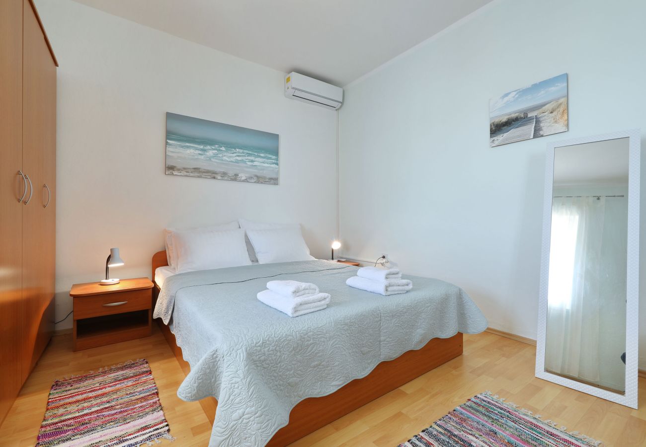 Ferienwohnung in Maslenica - Laura, No.3