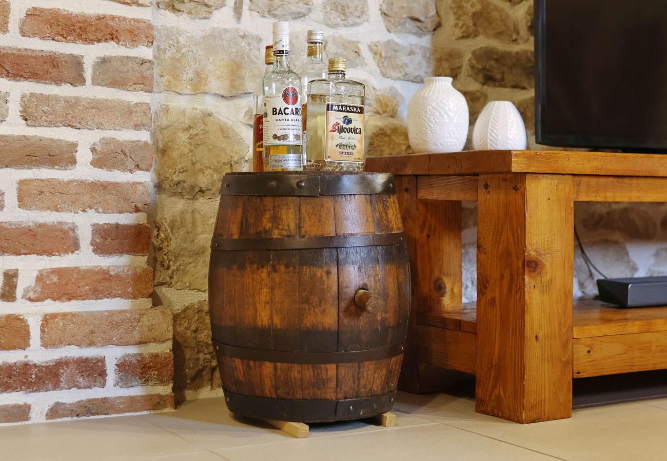 Villa in Nin - Villa Gland – Stilvolles Steinhaus mit Pool, Whirl