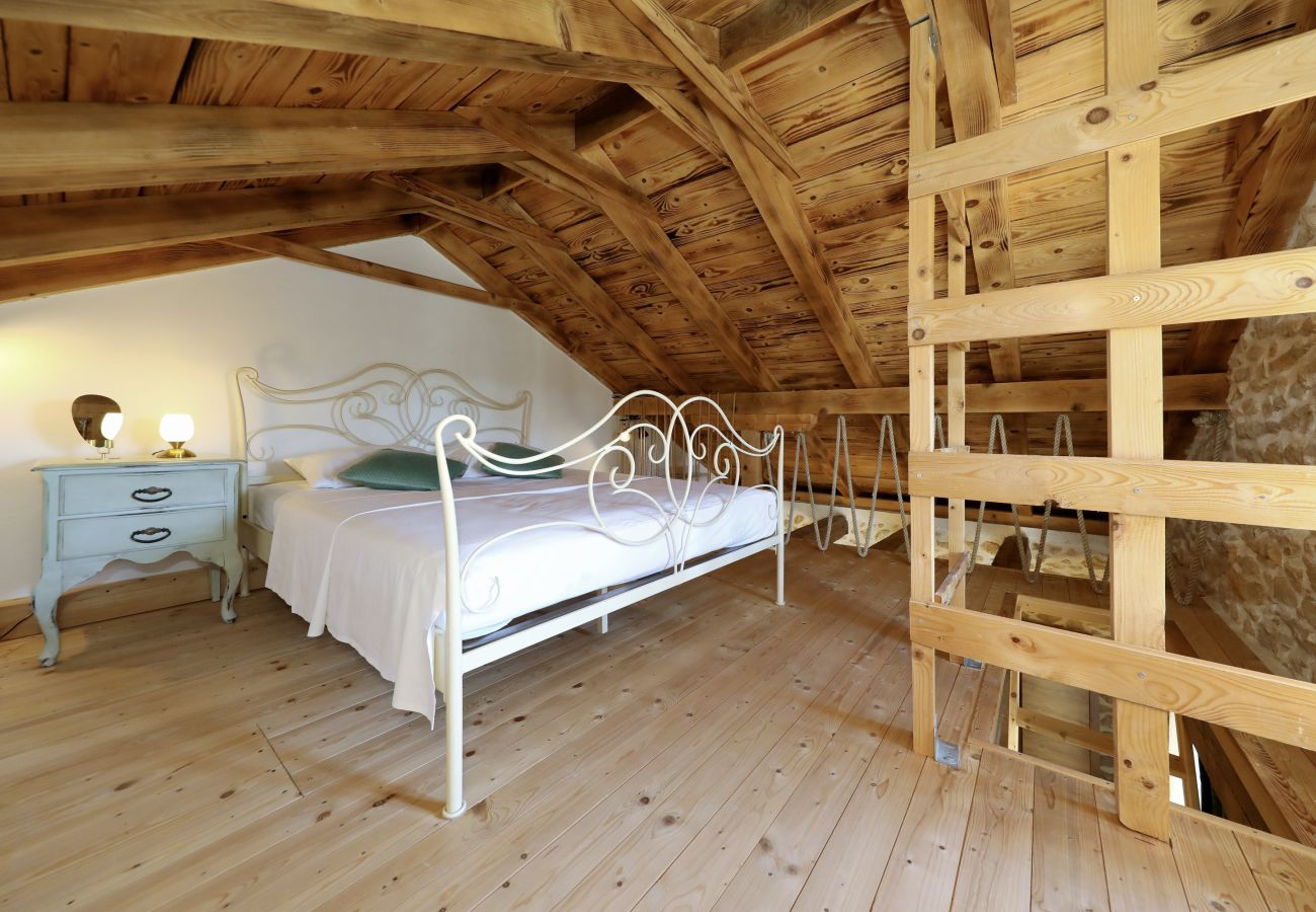 Villa in Nin - Villa Gland – Stilvolles Steinhaus mit Pool, Whirl