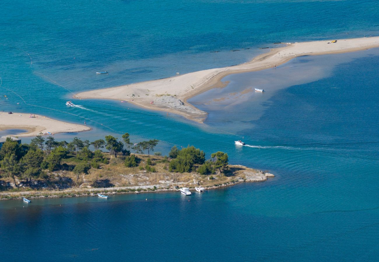 Villa in Nin - Villa Gland – Stilvolles Steinhaus mit Pool, Whirl